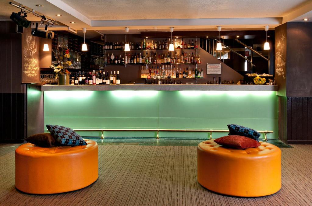 Ambassadors Hotel Adelaide Exteriör bild