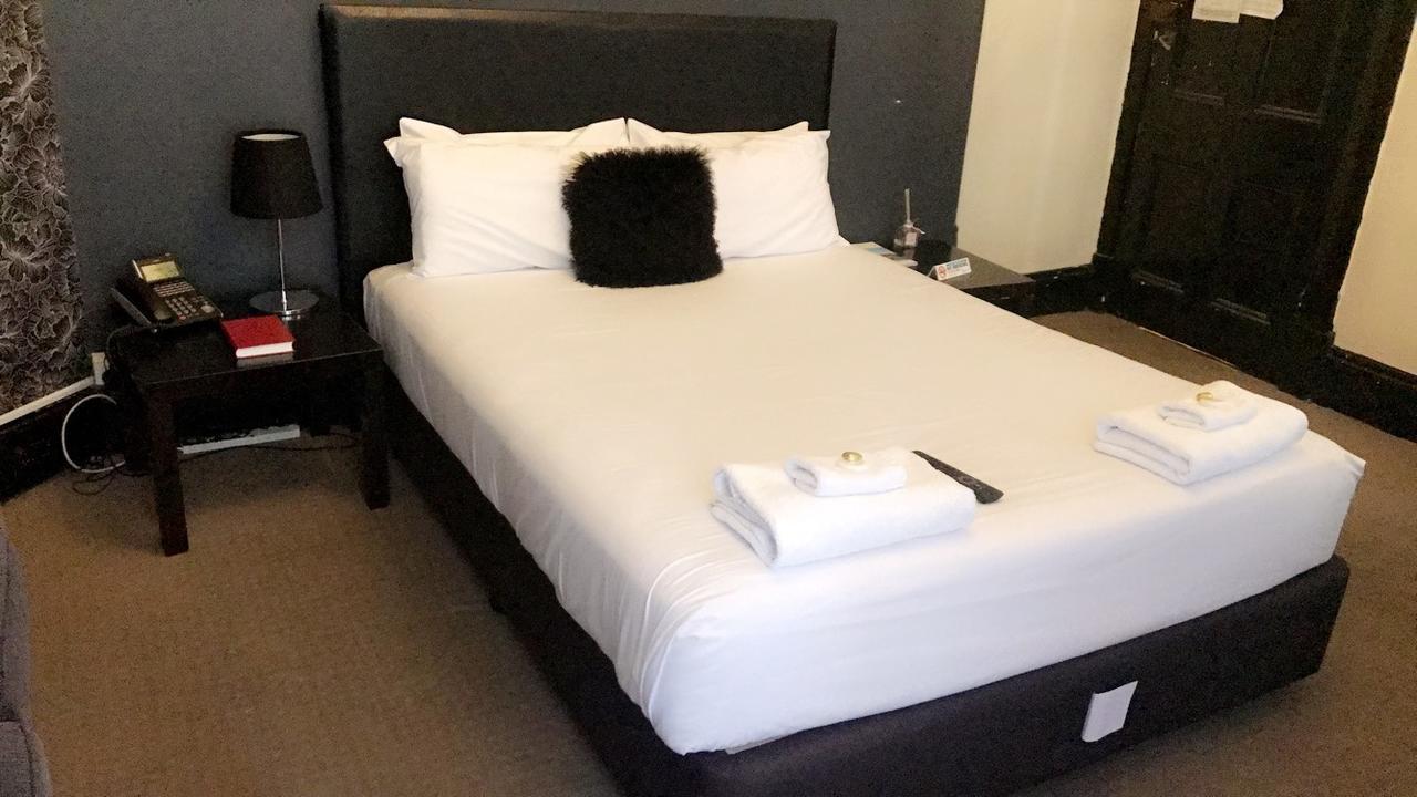 Ambassadors Hotel Adelaide Exteriör bild